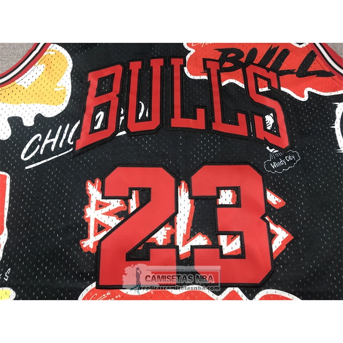 Camiseta Chicago Bulls Michael Jordan NO 23 Slap Sticker Mitchell & Ness 1997-98 Negro
